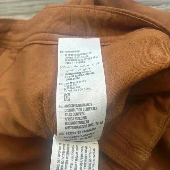 HOLLISTER | Brown faux suede button up mini skirt - Picture 8 of 10